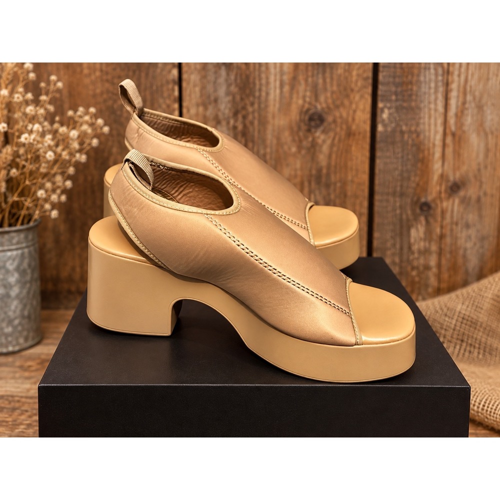 Cape Robbin Rania Nude Platform Chunky Heel Sandals – Size 8